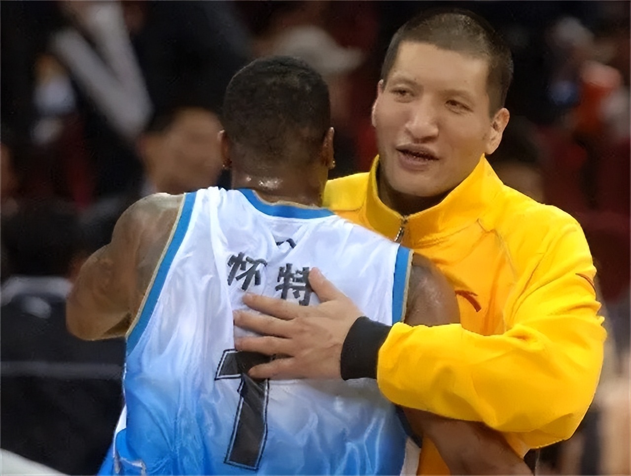 篮球巨星巴特尔：退役7年后，体形消瘦令人心疼，如今投身公益