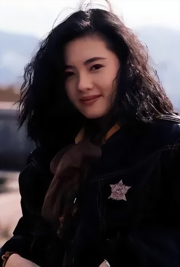 54岁李丽珍罕见亮相,56岁的李丽珍近况如何