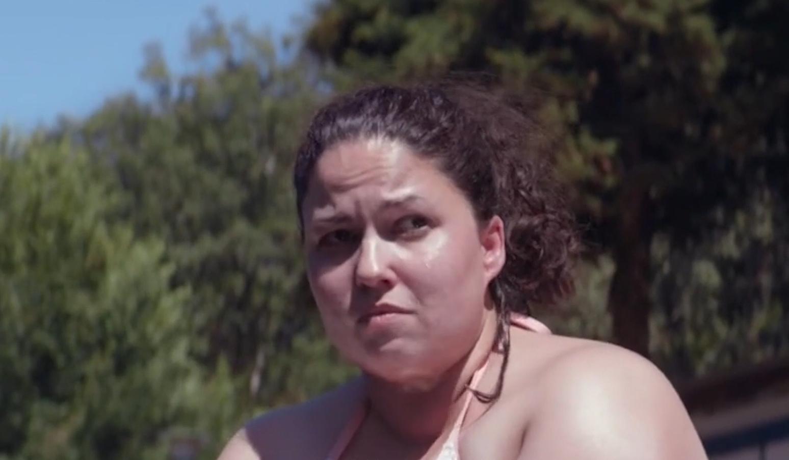 男人囚禁三名少女，进行花样式摧残，稍一反抗就被大卸八块，电影