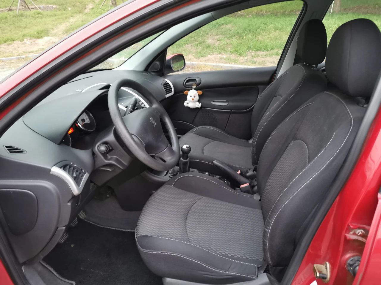 十年的手动标致207值得购买吗,19万公里标致207