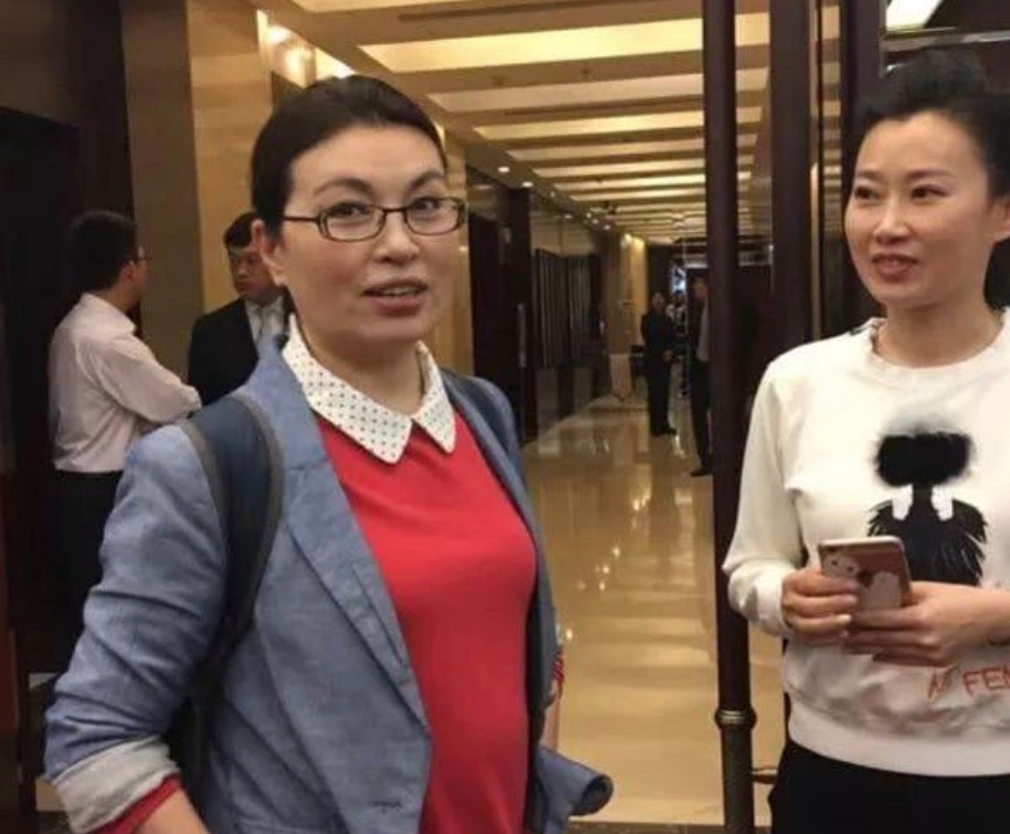 央视主播李瑞英儿子两次坠楼,央视主播李瑞英儿子坠楼后怎样了