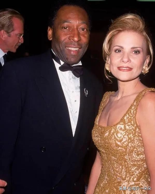 球王贝利第二任妻子,球王贝利第三任妻子