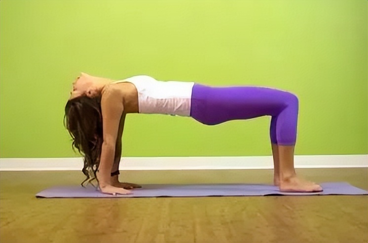练瑜伽反板式腿抽筋，手腕疼？这样调整就对了