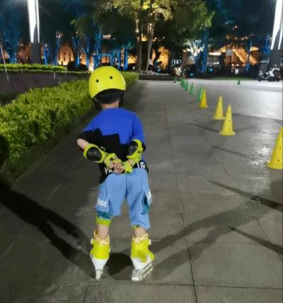 酷骑轮滑鞋是专业轮滑吗,轮滑初学儿童版轮滑鞋