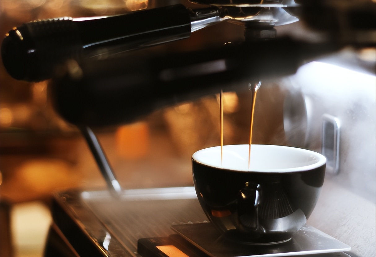 零基础开一家咖啡店多少时间回本,开一家咖啡店一年能赚多少钱