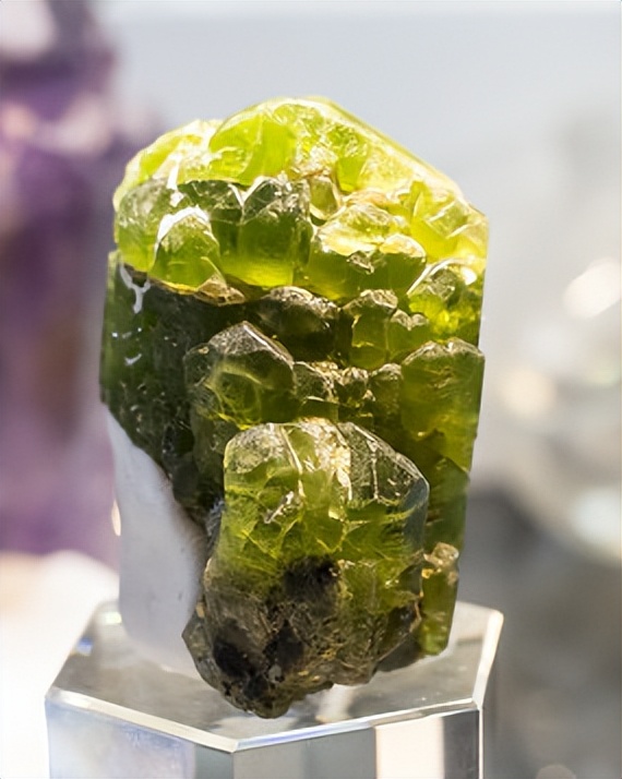 天津男子捡600多块蛟河橄榄石,市民捡到长江奇石卖了二十二万