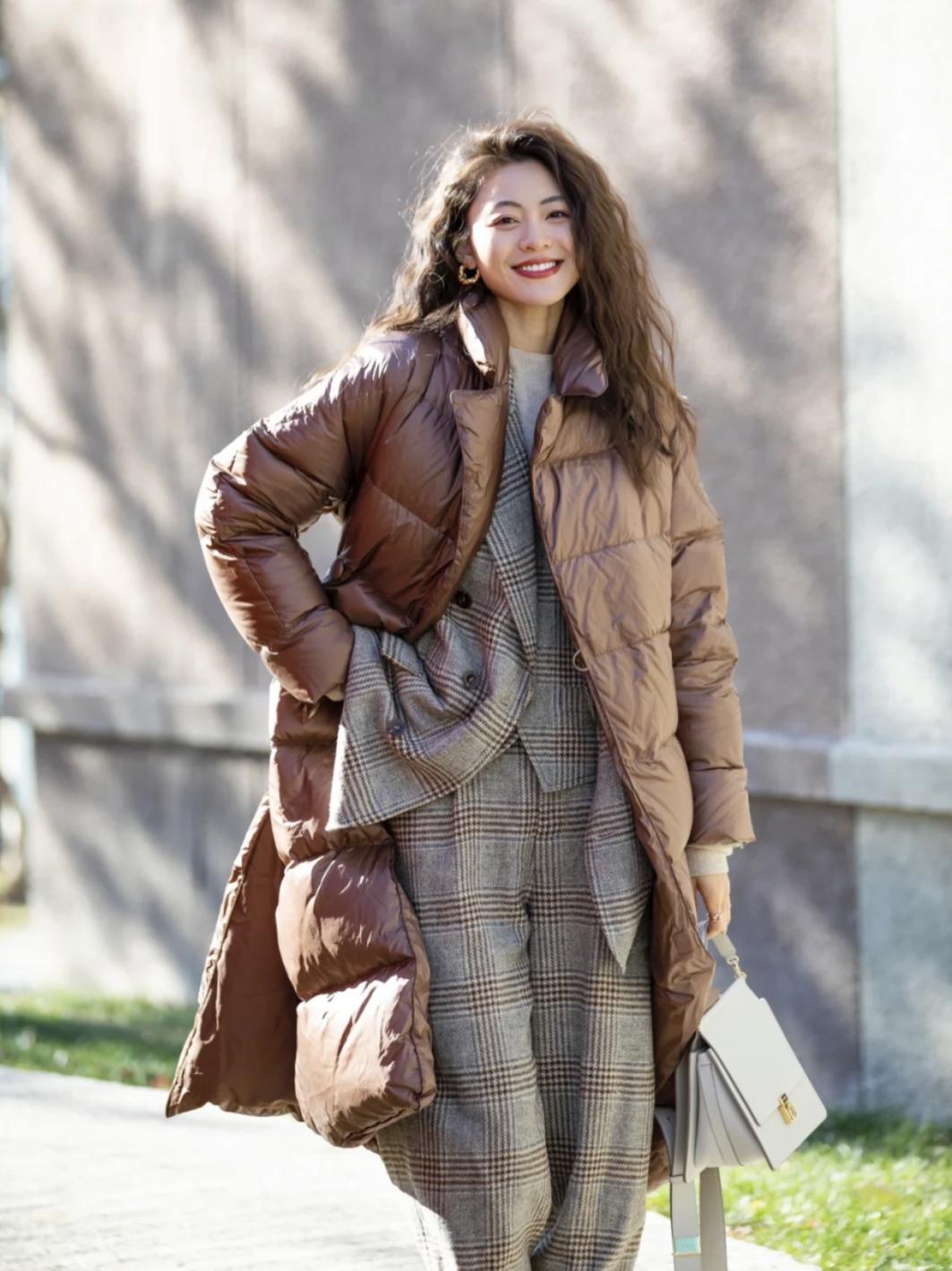 羽绒服怎么穿又好看又简单,羽绒服怎么穿才有高级感