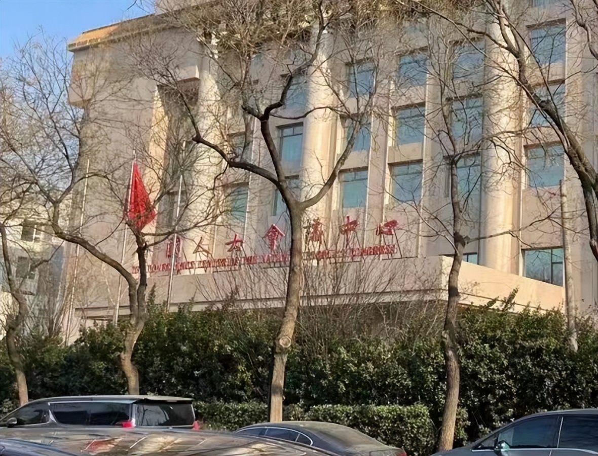 “国谈”第一日：呼吸、抗感染等药物角逐！CAR-T等肿瘤药暂未出现，非独家品种如何博弈？