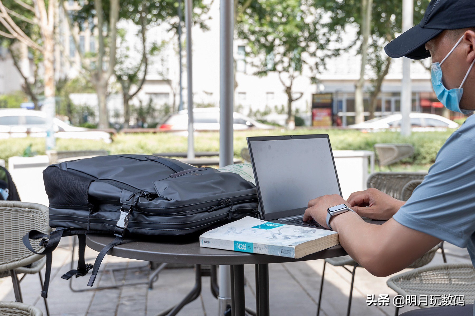 光影行星双肩包男200,类似于光影行星的双肩包