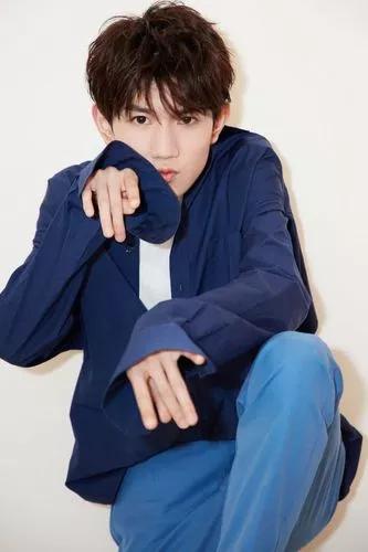 王源图片手机壁纸手控,王源壁纸女生专用高清