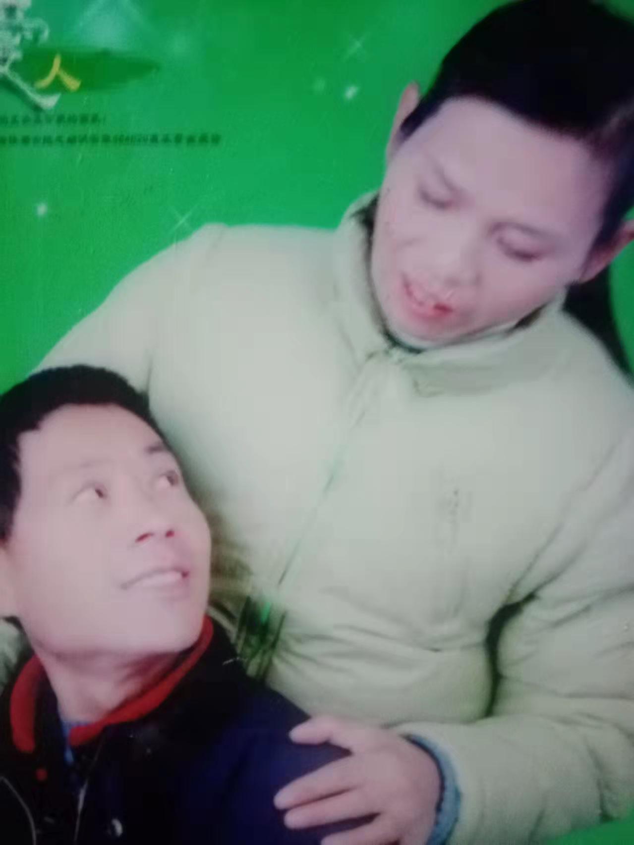 山西“*警恶**”出狱后喊冤：7年前曾脚踩“*薪讨**”农妇致其死亡，被判刑五年；农妇丈夫称工钱至今没拿到