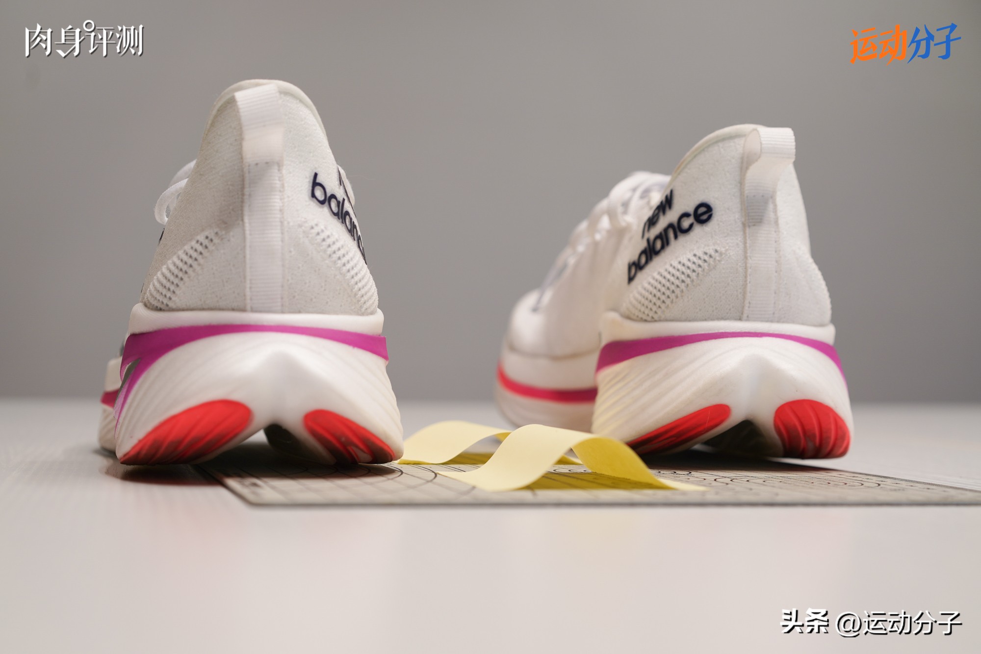 newbalance碳板跑鞋与nike对比,newbalanceelitev3碳板跑鞋