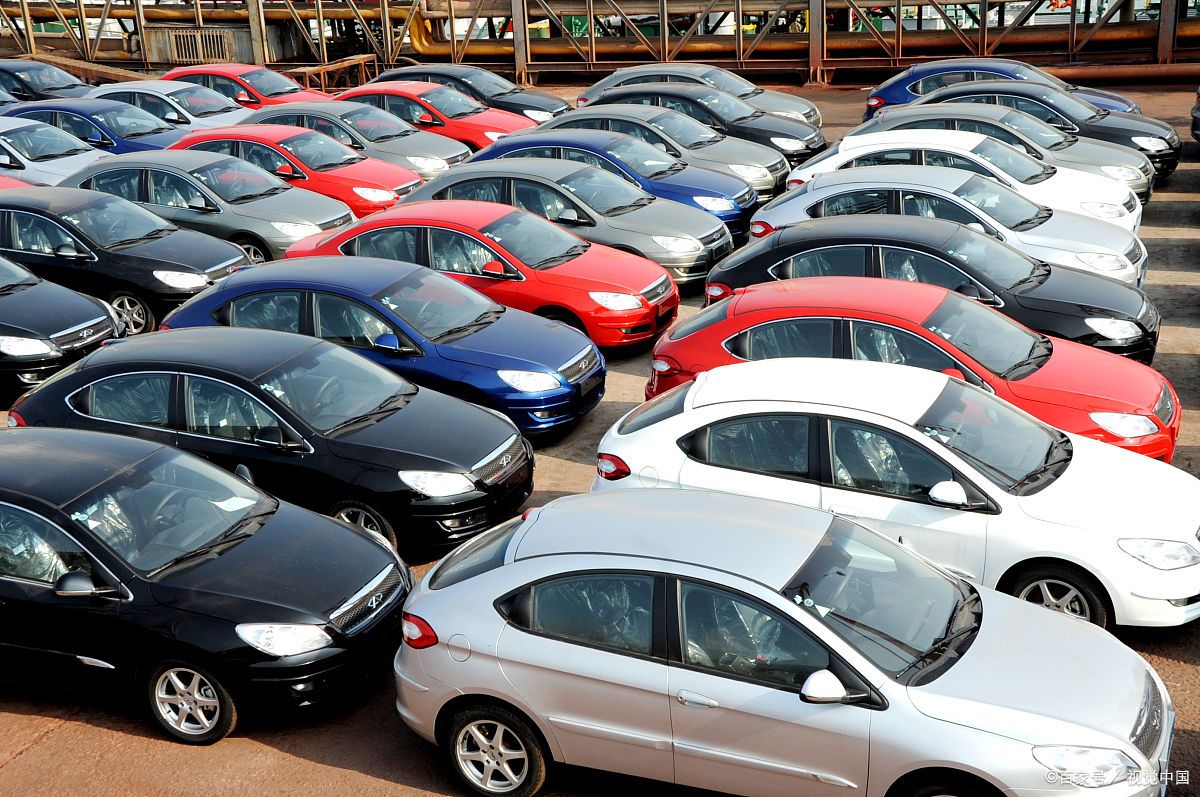 卖车给二手车贩子先过户还是付款,把车卖给二手贩子不过户怎么办