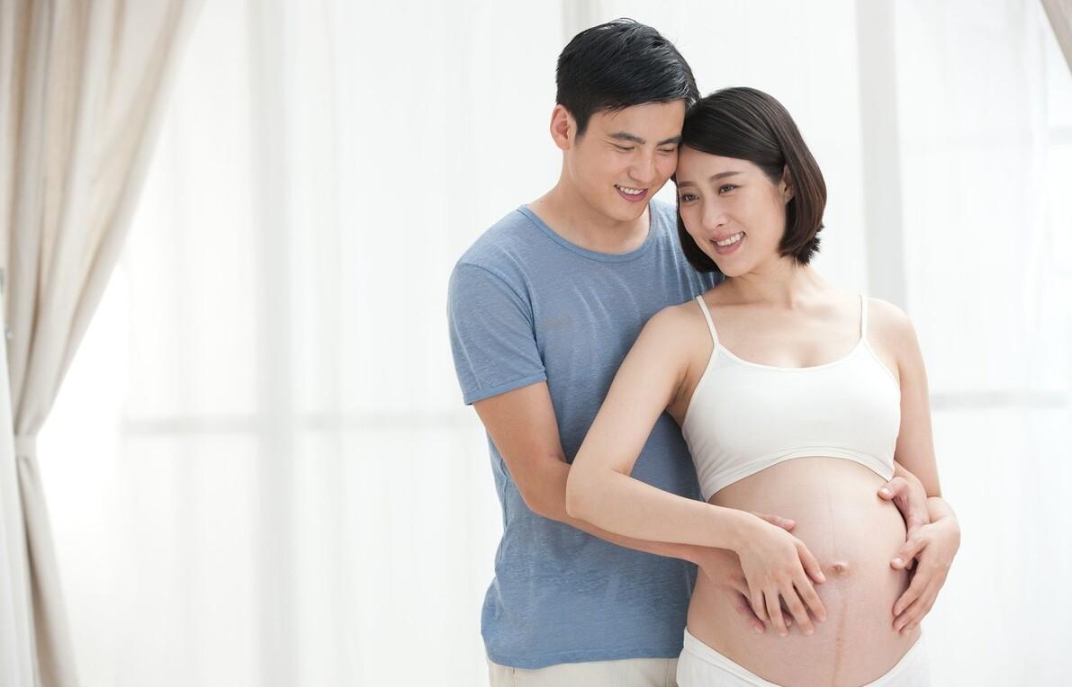 孕妈妈鞋带松了弯腰困难,孕妇的鞋带松了挺着肚子很难弯腰