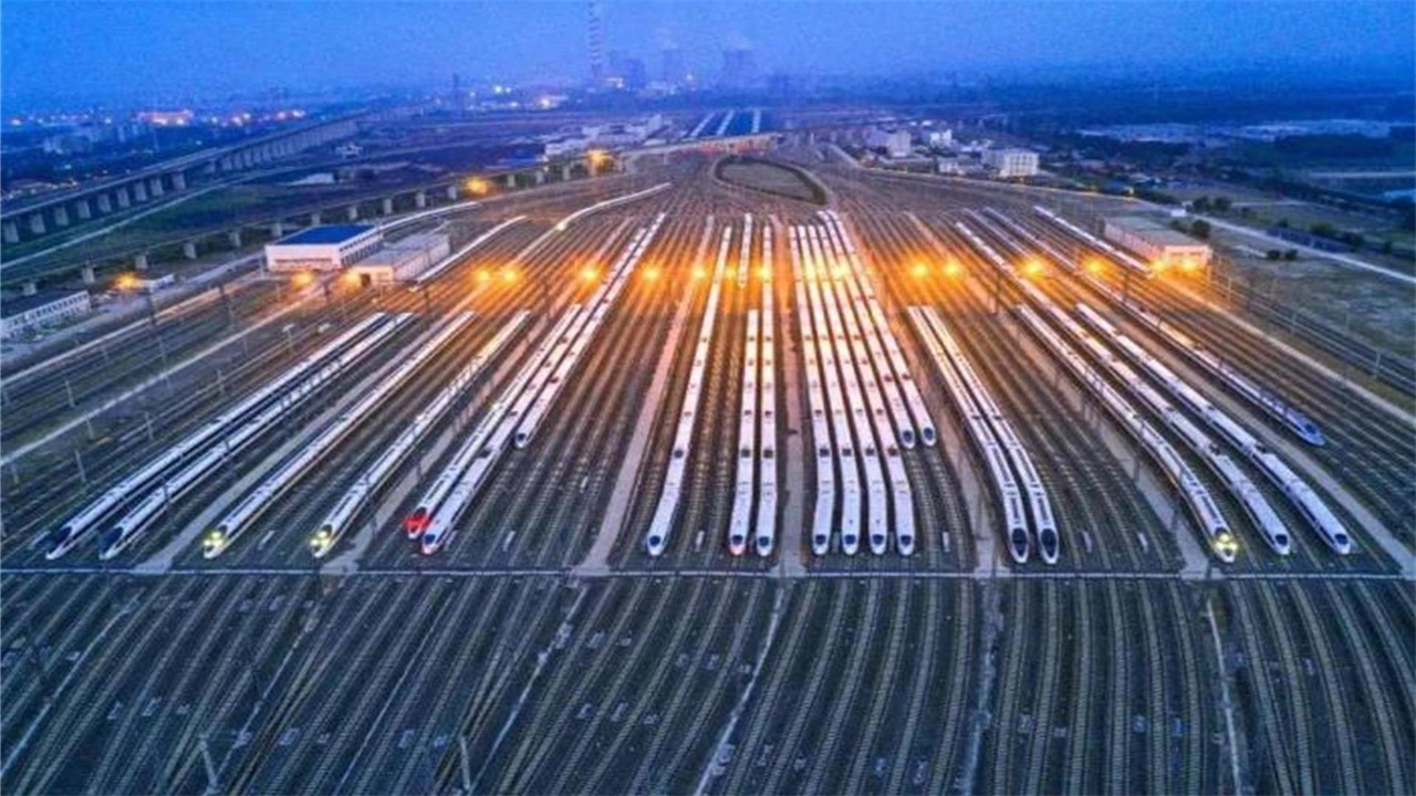 外国人吐槽高铁服务差,中国高铁被外国人评价