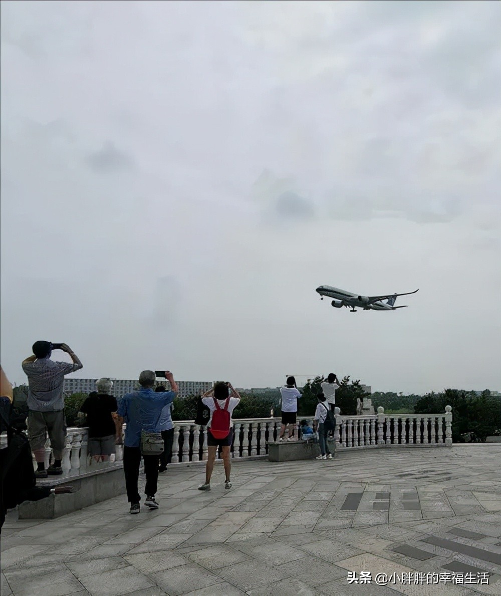 在哪里可以看飞机近距离,哪里可以近距离看到飞机