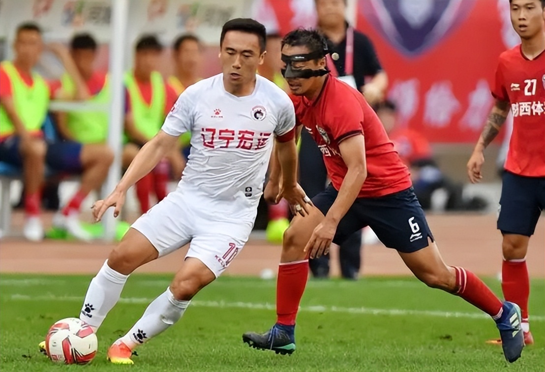 孙贤禄现状,前国脚孙贤禄和贝利互换球衣