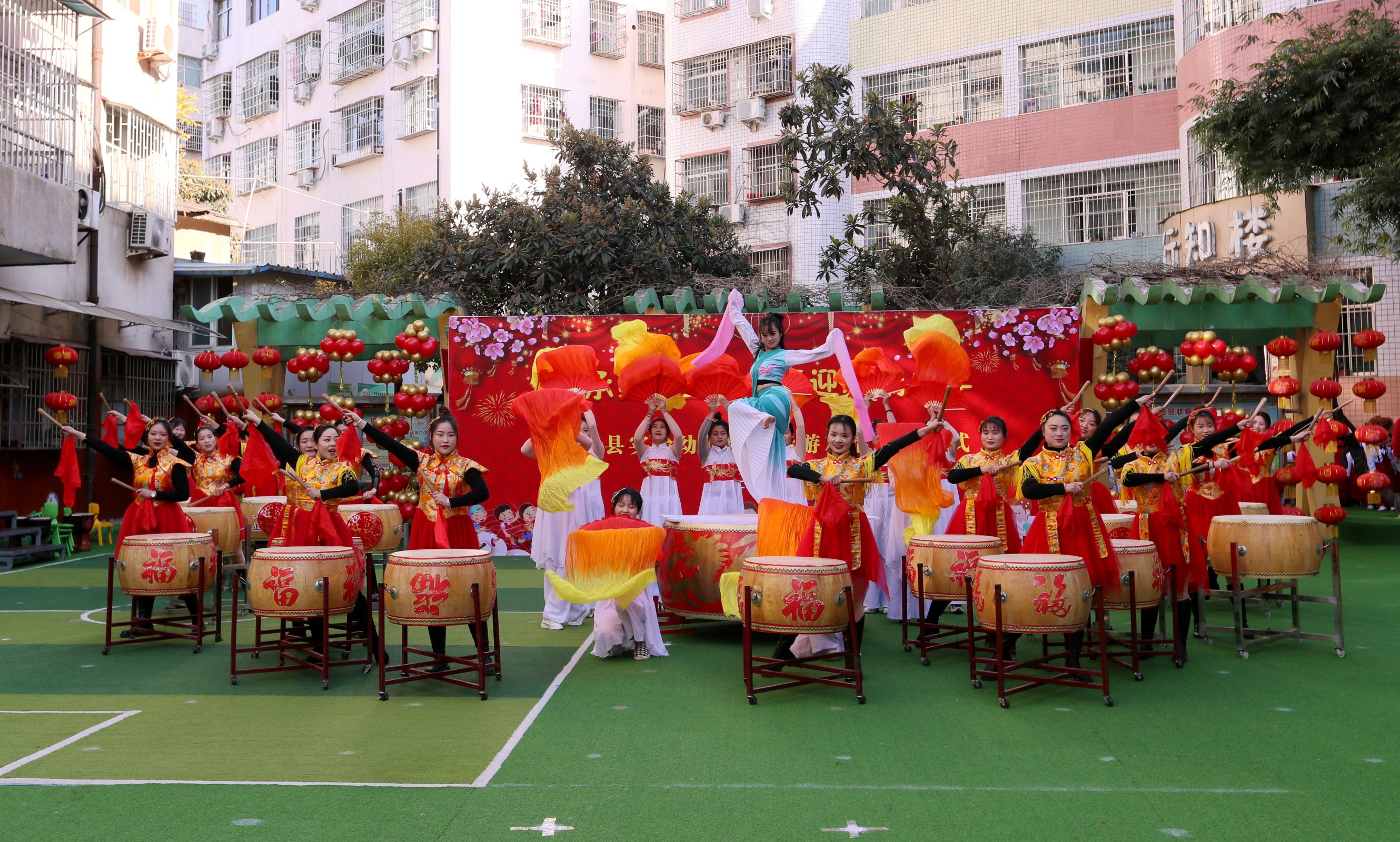 传承红色经典喜迎祥瑞虎年——淅川县实验幼儿园迎元旦系列活动