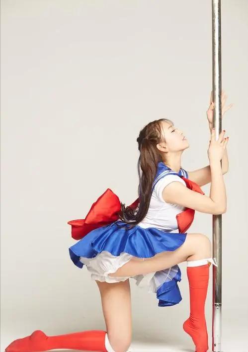 杨丽萍孔雀舞备受争议,杨丽萍舞蹈争议