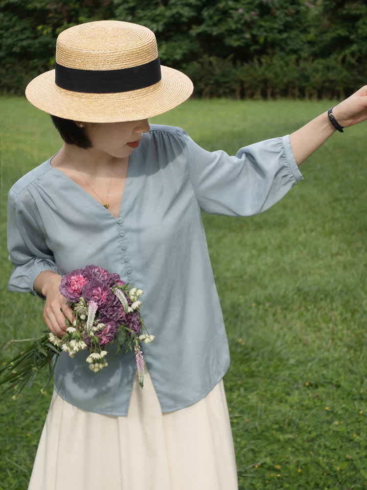 夏季穿什么面料又舒服又显档次,夏季穿什么面料的衣服最舒服女生