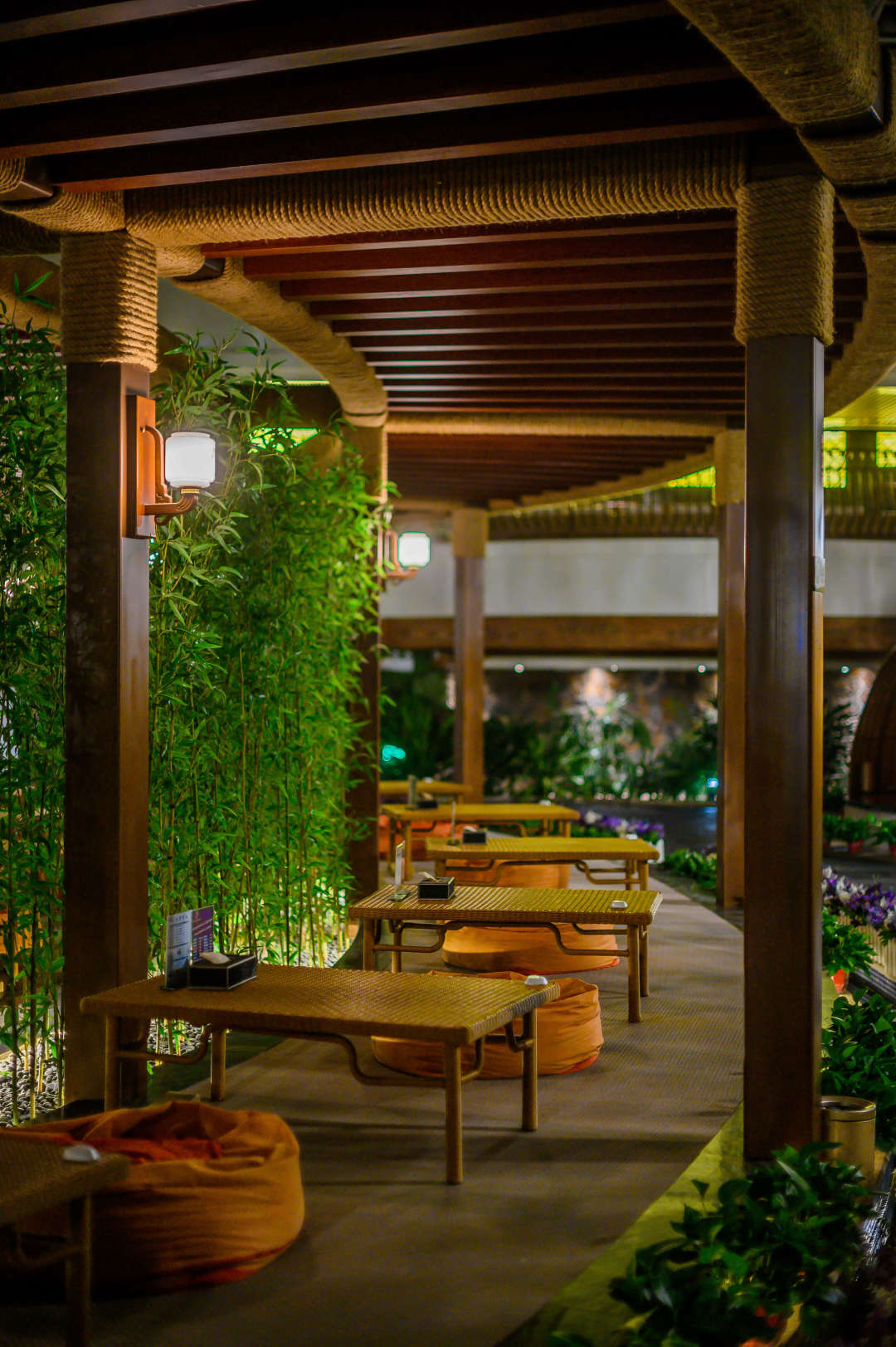 吃着水果泡温泉悠闲,吃水果温泉