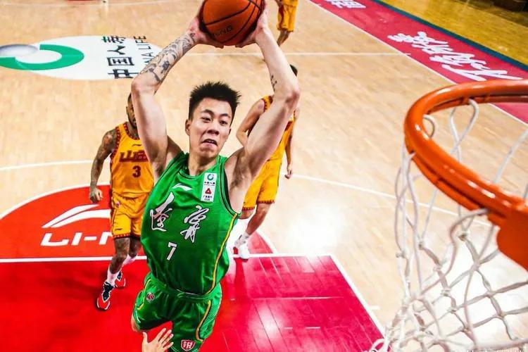 男篮亚洲杯黎巴嫩队周琦集锦,男篮亚洲杯赛况中国vs黎巴嫩周琦