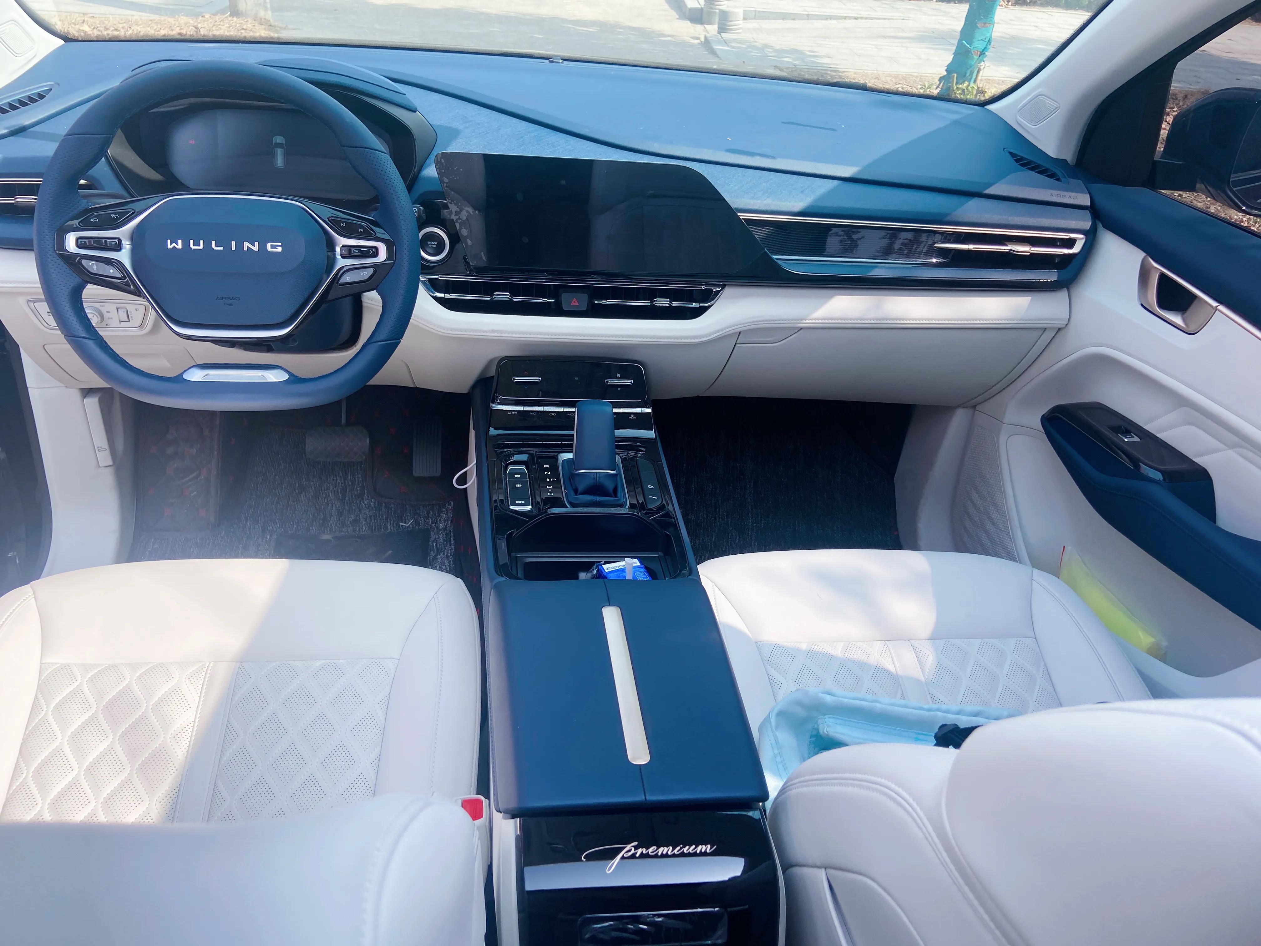 打卡厦门鼓浪屿，聊SP*级A**大四座混动凯捷