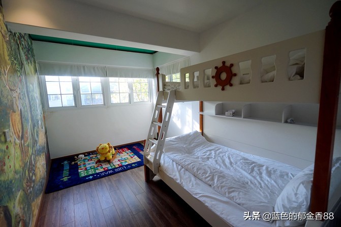 周末白相里的一张床、一群朋友、暴走于迪士尼乐园