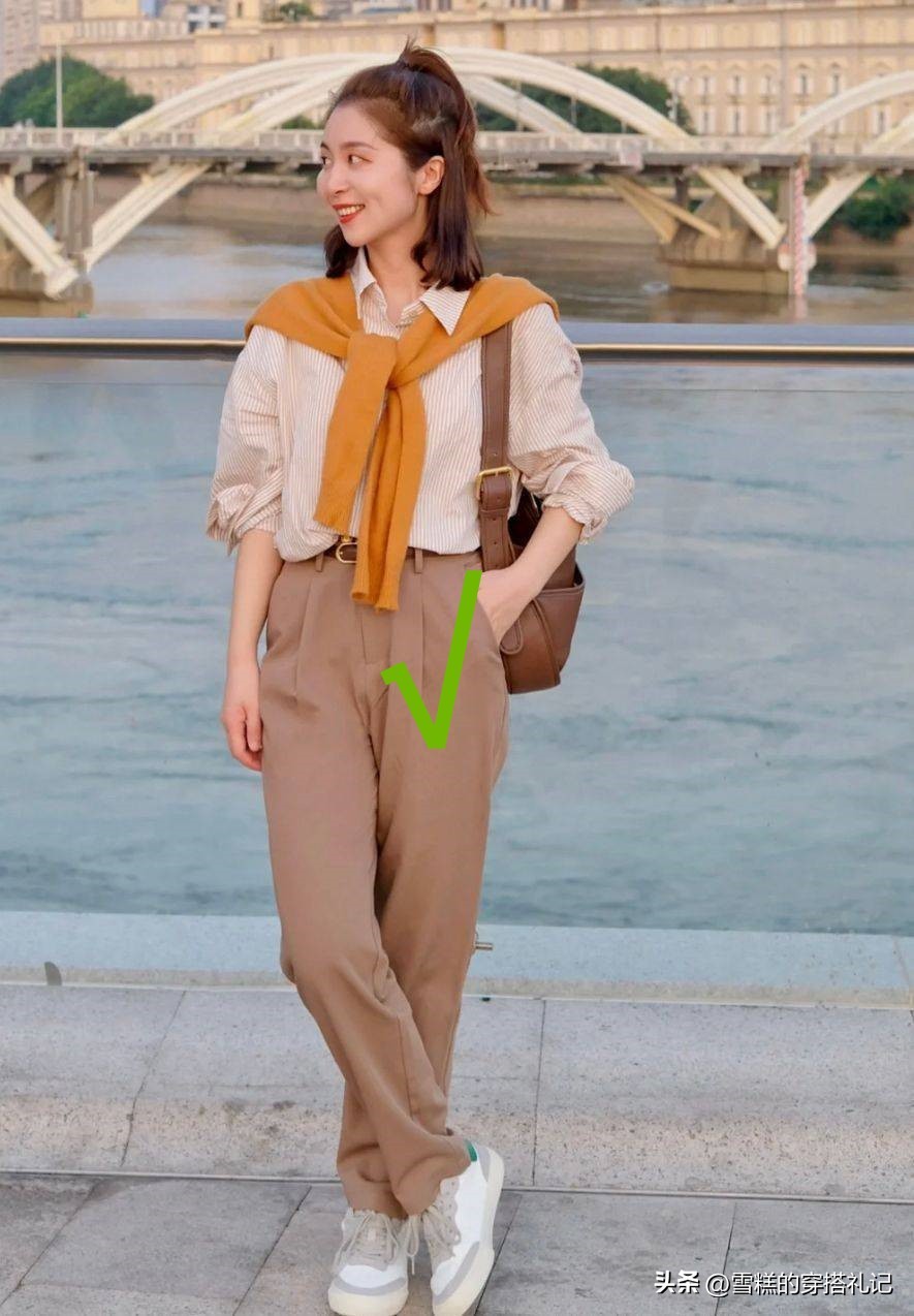 秋冬女款微喇裤百搭时尚洋气,百搭经典修饰腿型的女裤冬