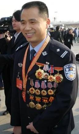 想当警察要考公务员吗,想当警察一定要上大学吗