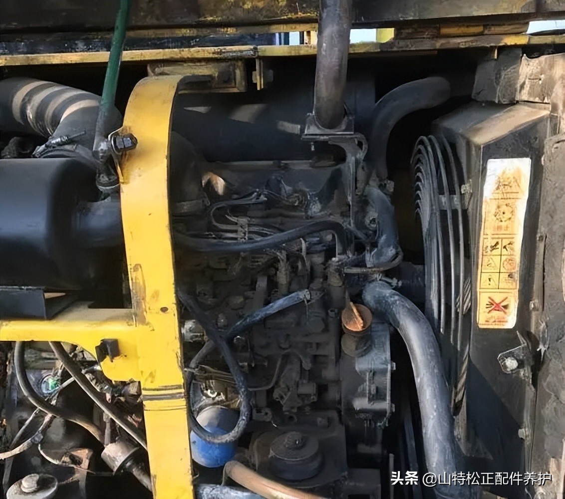 小松4d95发动机拆装视频,小松挖掘机发动机参数表图