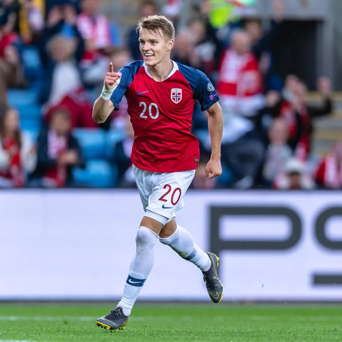 满分作文平凡而伟大,满分作文励志人生