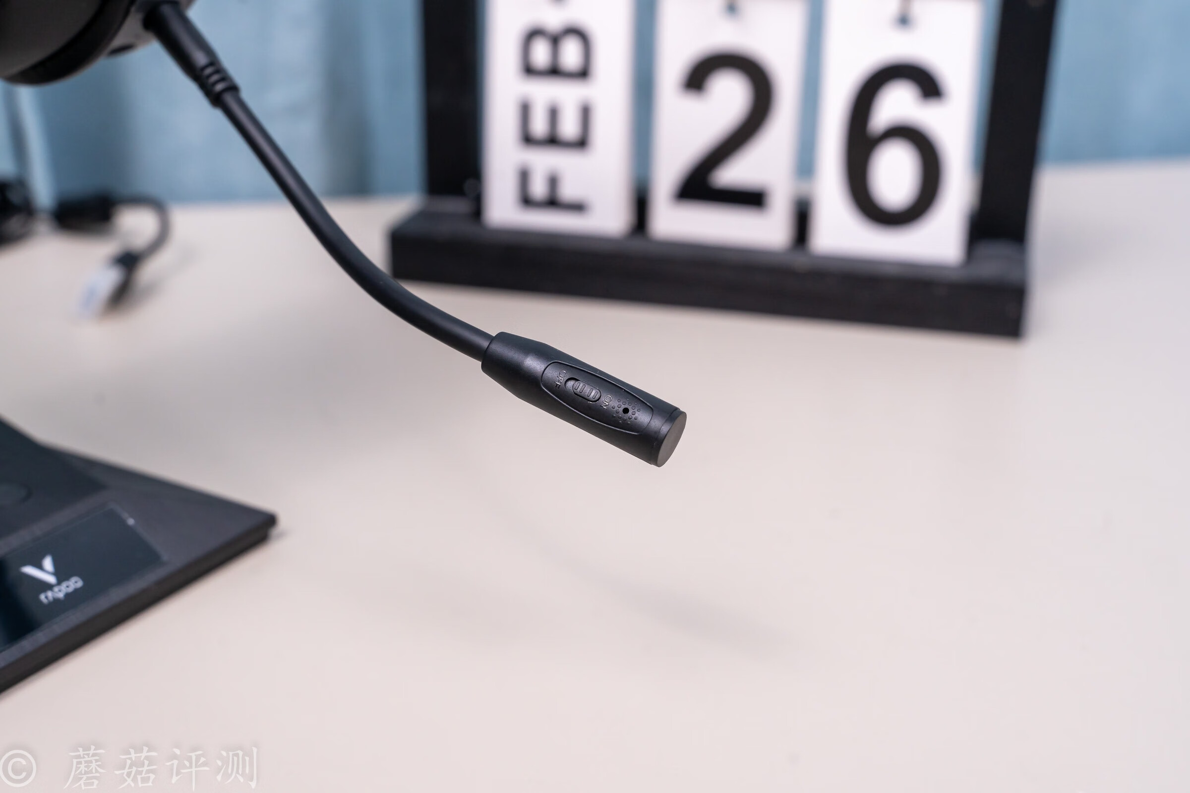 雷柏vh800蓝牙耳机打和平精英实测,雷柏rapoovm700无线蓝牙游戏耳机