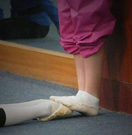 舞蹈基础动作每日一练,想学好舞蹈要先练什么