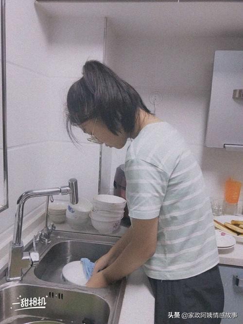 零基础做月嫂一年后月薪,月嫂工作多少年才能月入3万