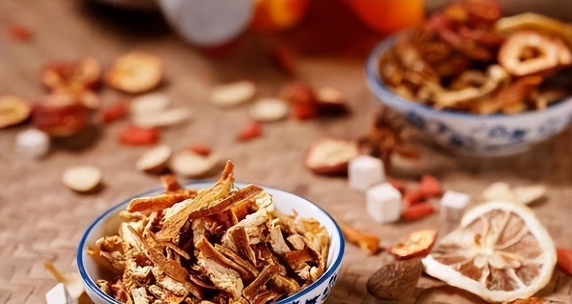 总是闷闷不乐开心不起来总是想哭,总是闷闷不乐心里不舒服会怎样