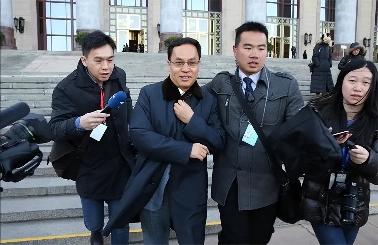 中国首富负债245亿,昔日首富成老赖资产甩卖无人问津