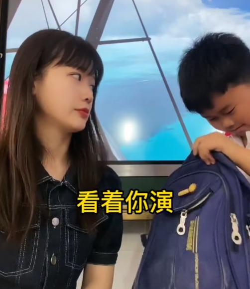 网红90后周老师,网红美女语文老师周老师讲课视频