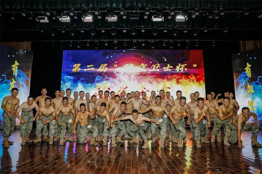 兵哥哥实力炫腹恶作剧,巅峰对决超燃剪辑海军兵哥哥炫腹