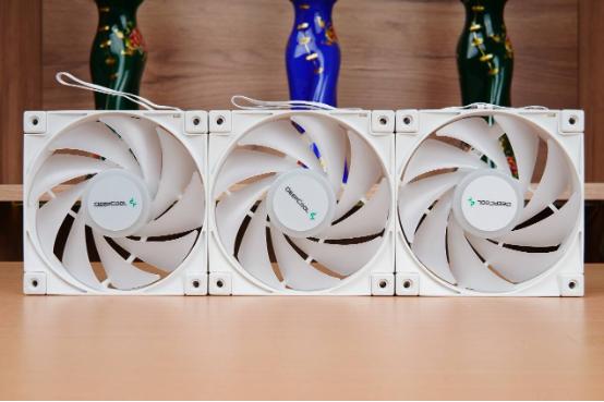 主流国产机箱的颜值之光?九州风扇CK560WH幻城首发开箱评测