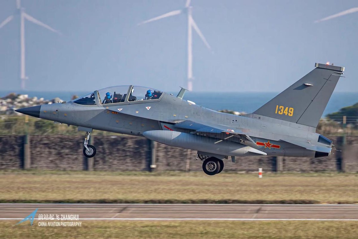 l15战斗机航模,l15教练机航展