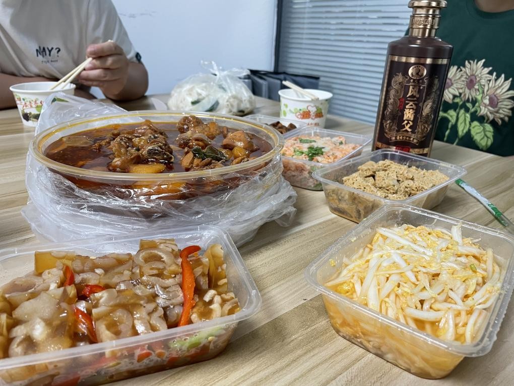 农村61岁老人10年积蓄为儿买房,76岁老汉为儿子娶40岁娇妻