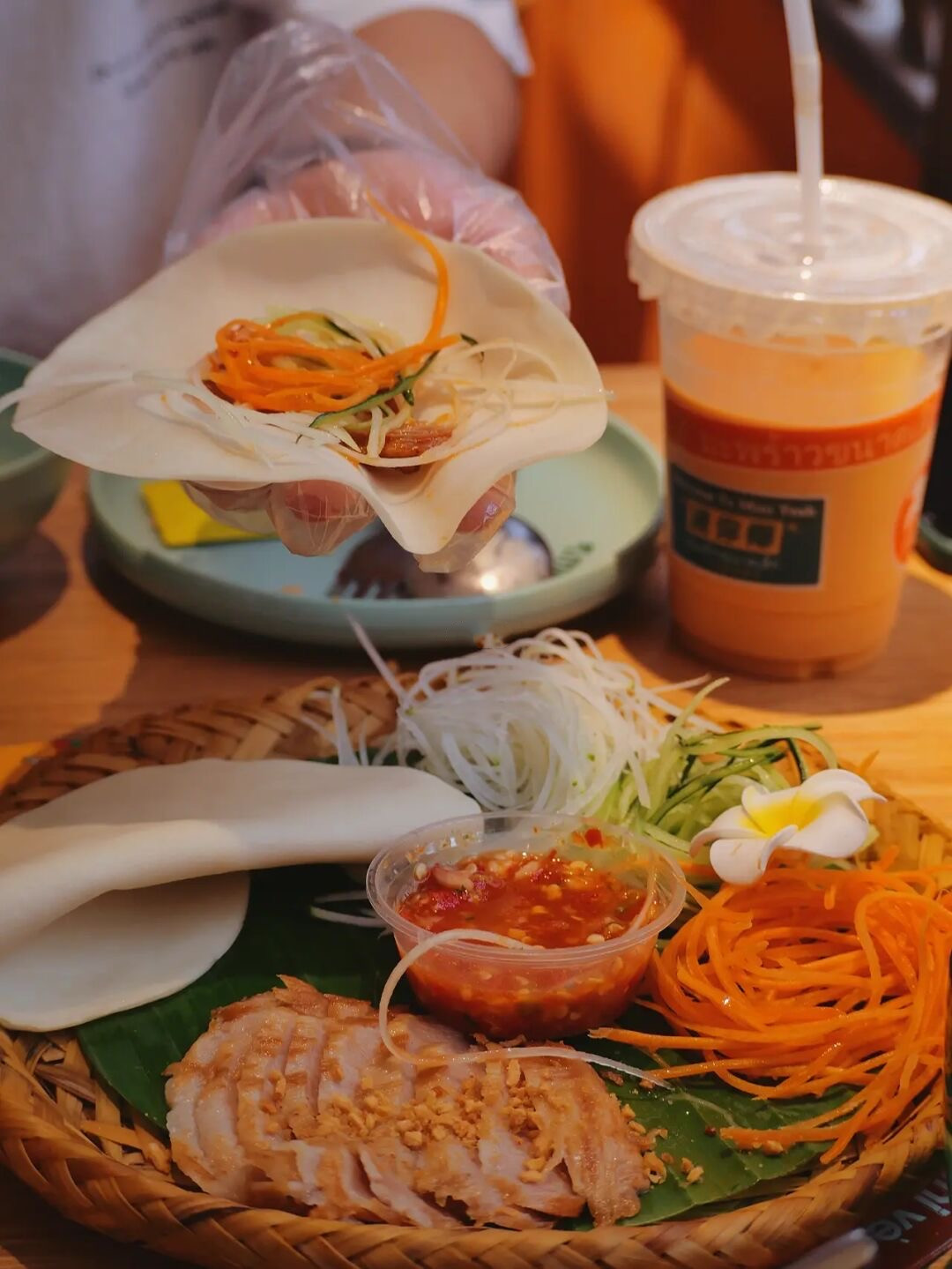 成都上新被施了魔法的“无蚊公园”!逛朋克风夜市、奇异洞穴书店