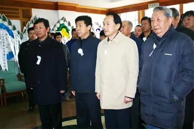 哀悼中国足坛突传噩耗,足坛新闻球星去世