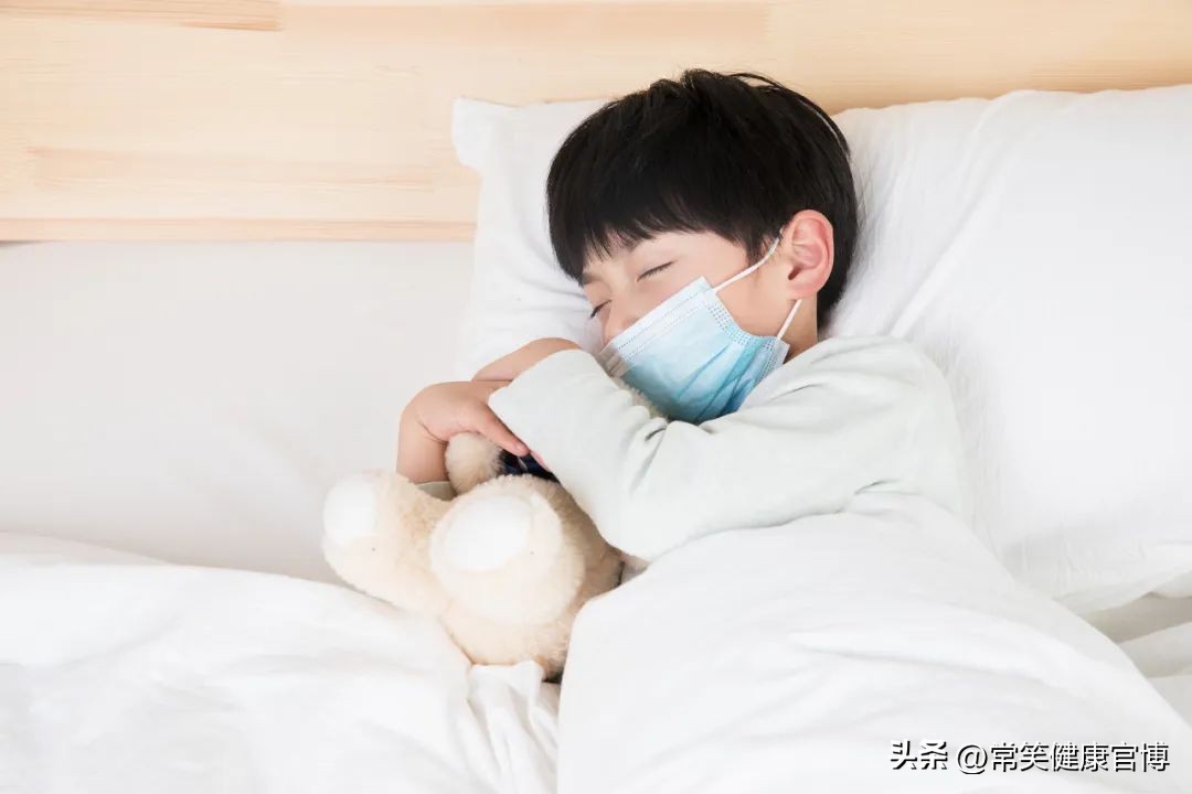 孩子发热抽搐是什么原因？别急！看看医生怎么说