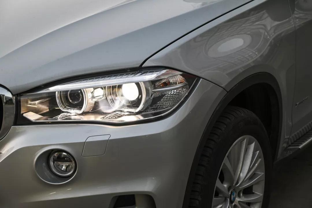 二手宝马x5黑武士顶配14款价格,银灰色二手柴油版宝马x5