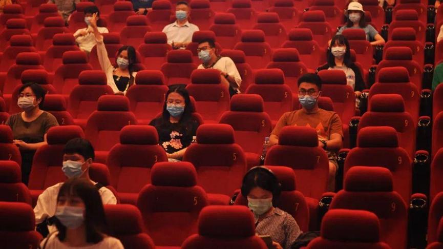 电影院的工作日常,工作日记忙碌的一天