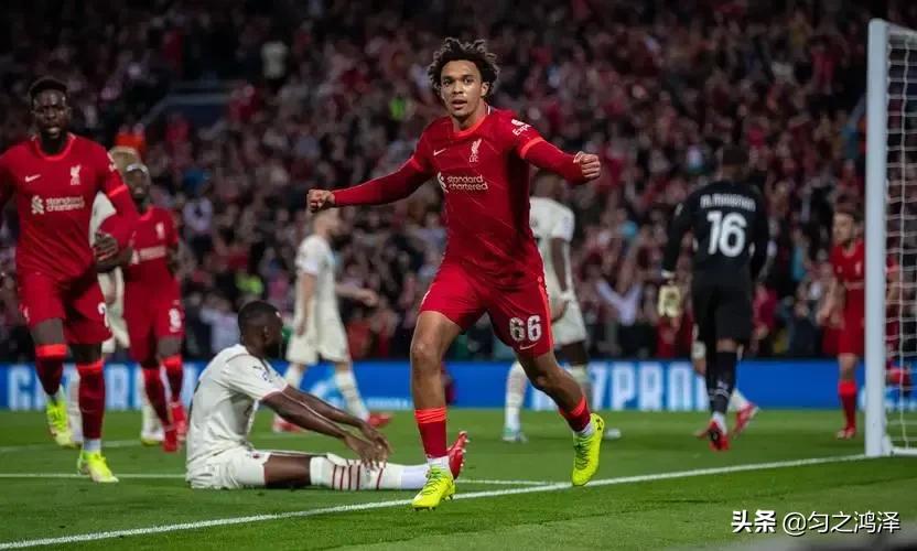 巴洛特利为什么穿45号,巴洛特利彩虹过人