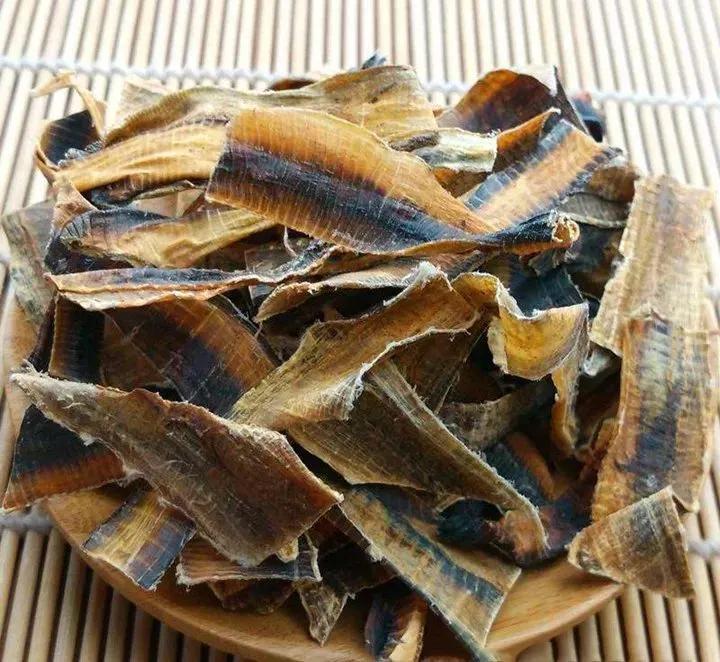 恶心费129元!江西麻辣烫被曝吃出蚯蚓网友:干地龙营养价值高