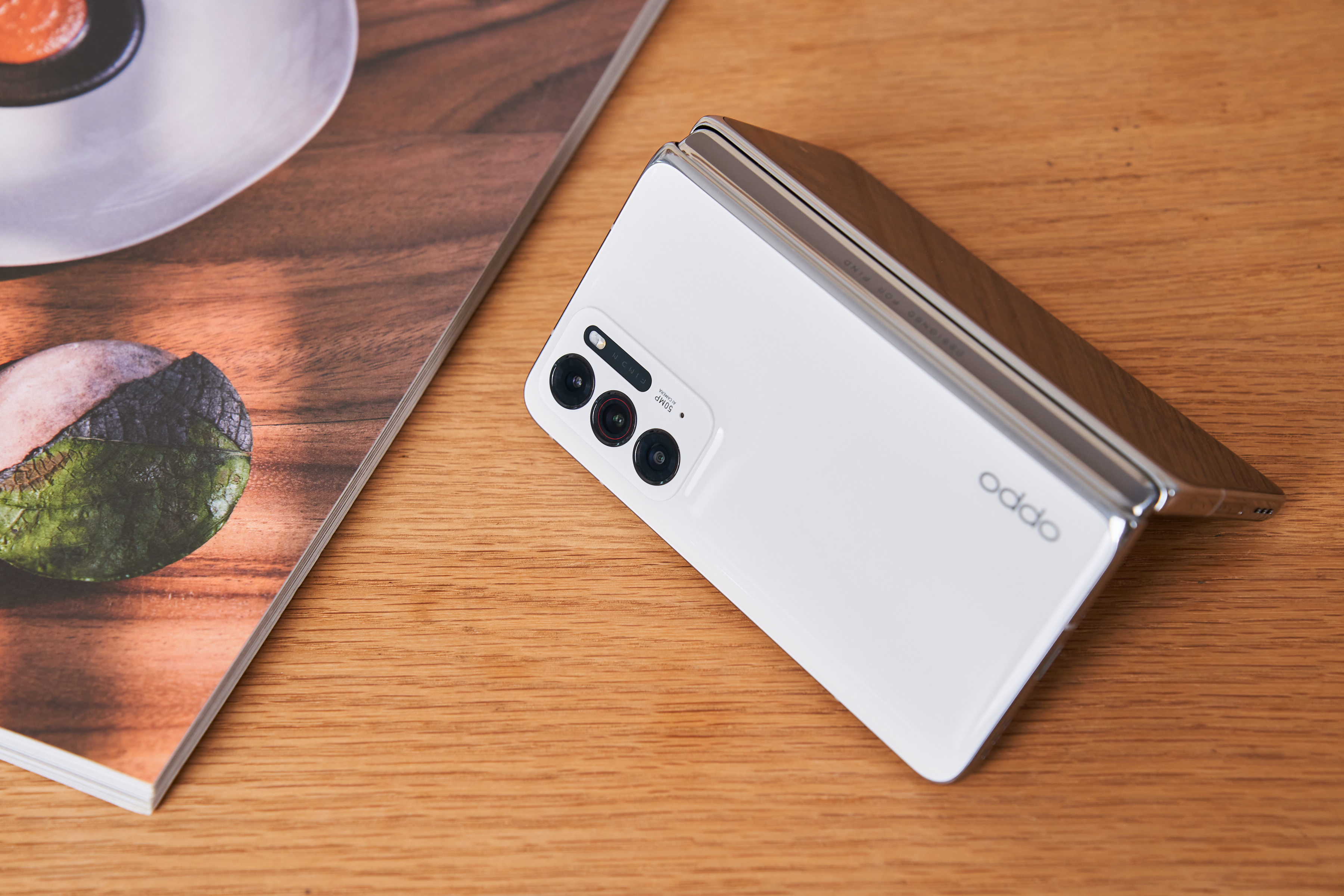 荣耀折叠屏magicvs天青色,荣耀折叠屏magicvs主打颜色